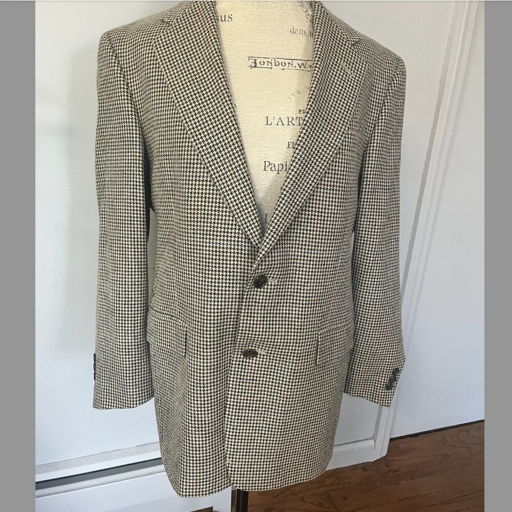 BURBERRY LONDON Brown Houndstooth 2 Button Wool Blazer, Size 39S